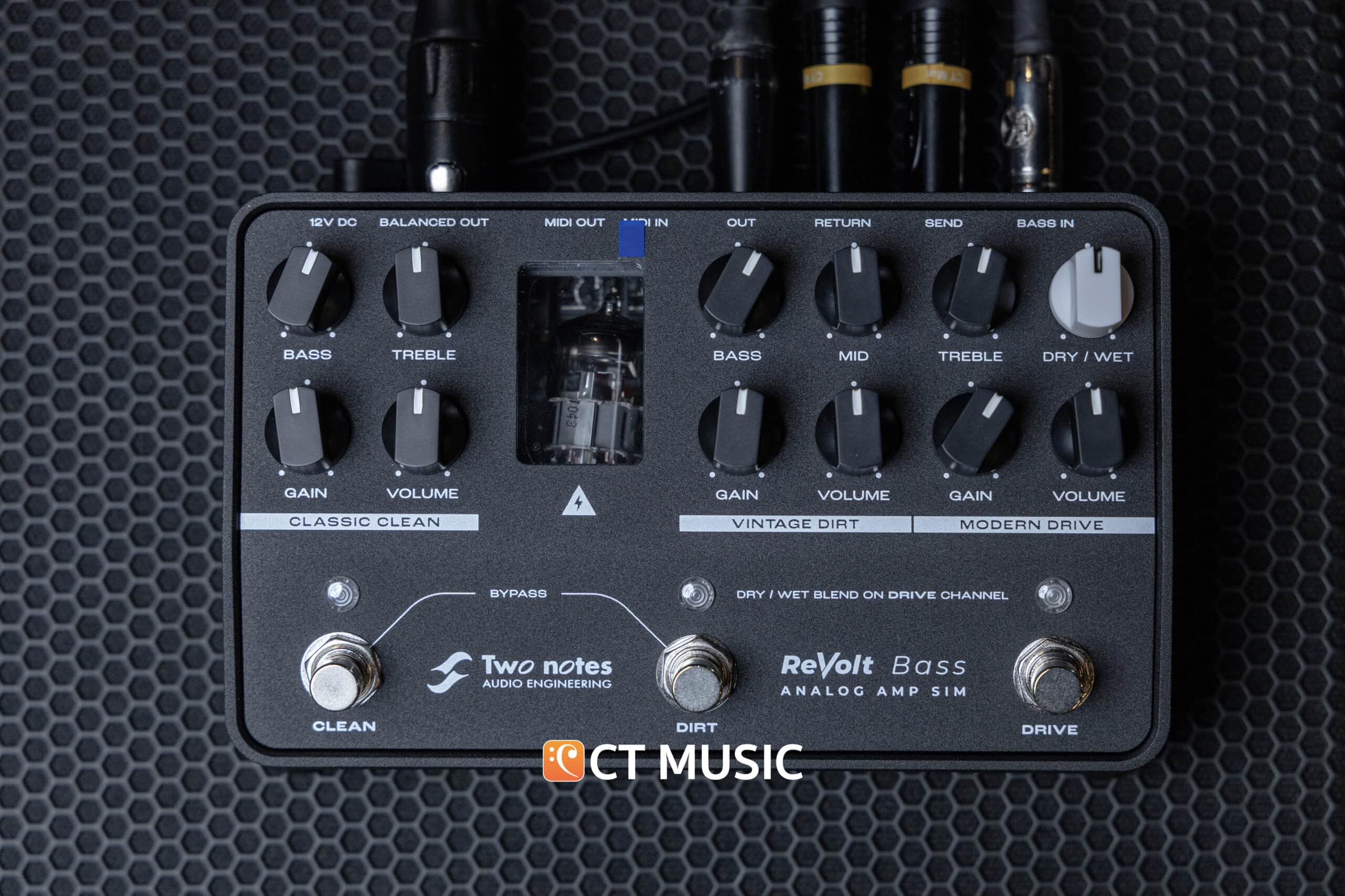 Two Notes ReVolt Bass 数回使用 Two Notes -Revolt Bass Pedal - KAOS Music Centre
