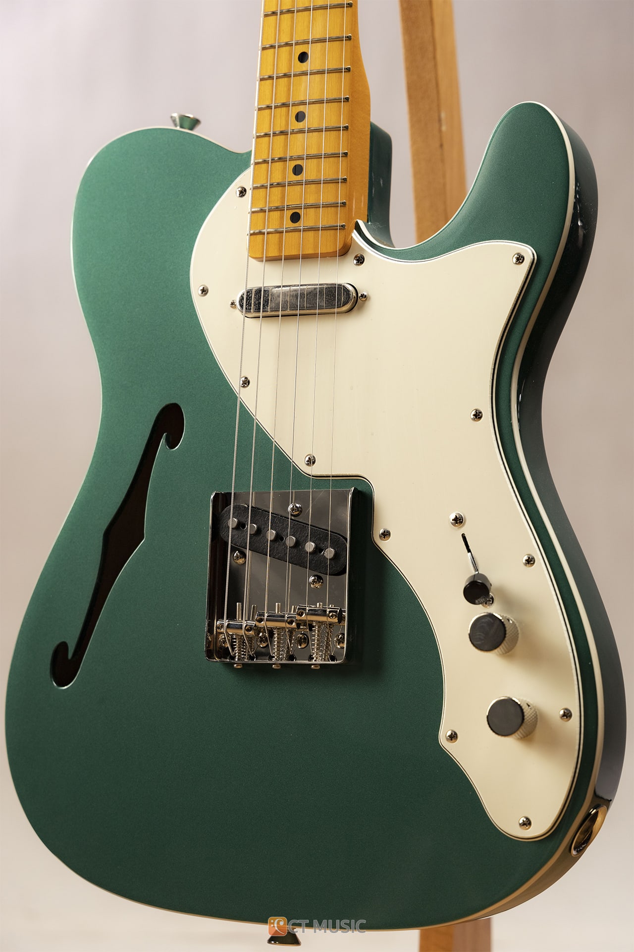 กีตาร์ไฟฟ้า Squier FSR Classic Vibe '60s Telecaster - CT Music