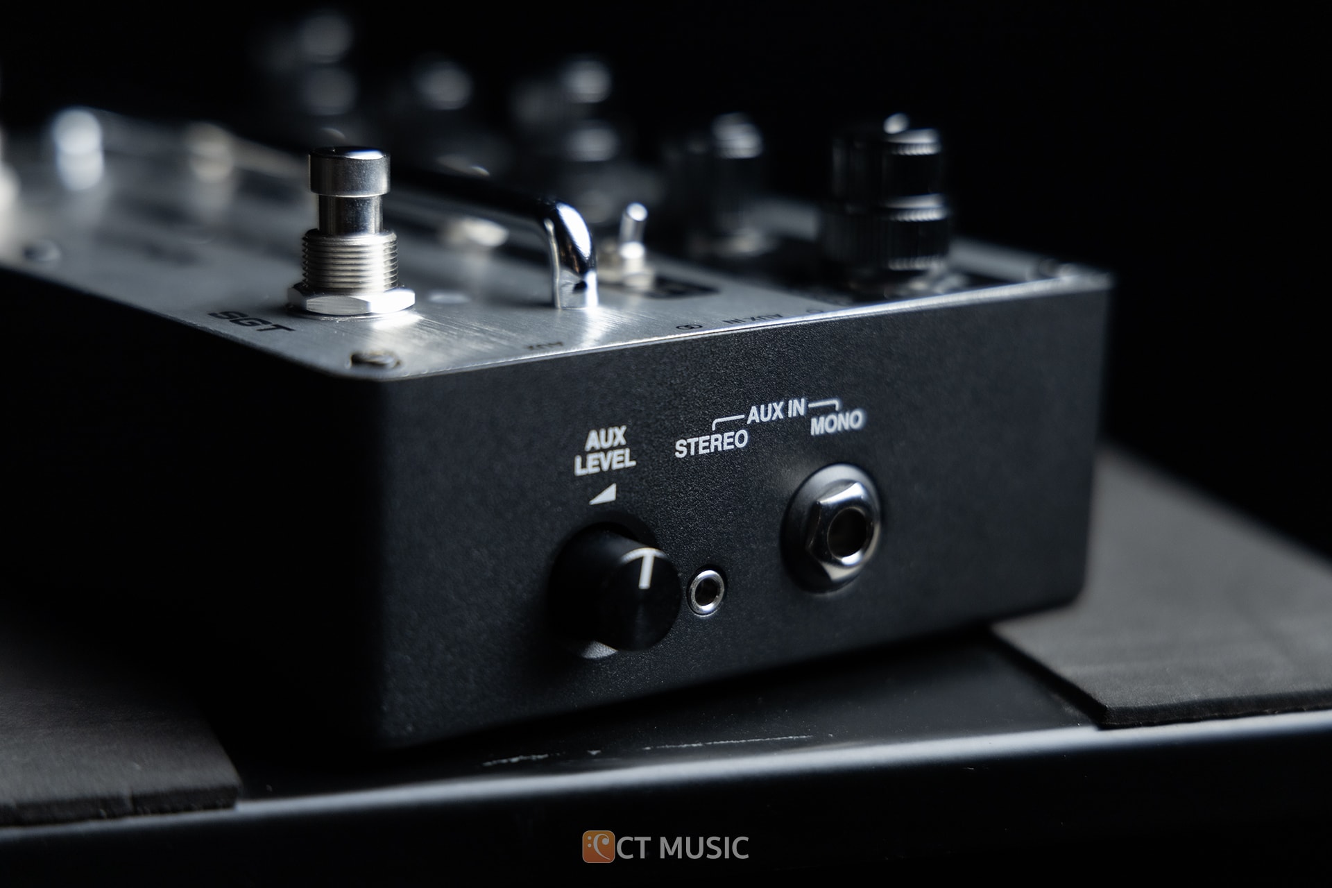 Ampeg SGT-DI Bass Preamp Pedal and DI สต็อกแน่น พร้อมส่ง